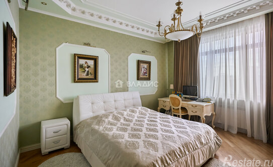 Продажа 4-комн квартиры на вторичном рынке Чапаевский пер,  д. 3