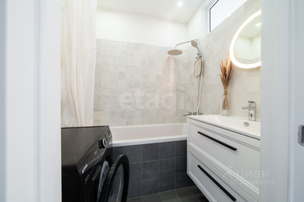 Продажа 3-комн квартиры на вторичном рынке Мира пр-кт,  д. 114