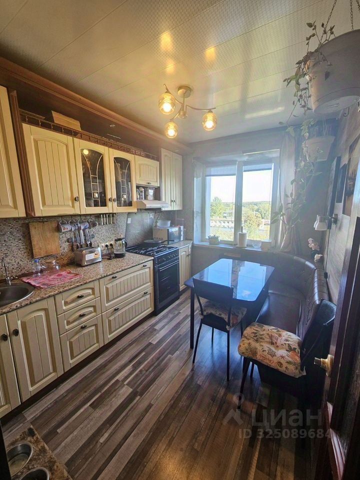 Продажа 3-комн квартиры на вторичном рынке Центральный мкр, улица Корнеева, 38