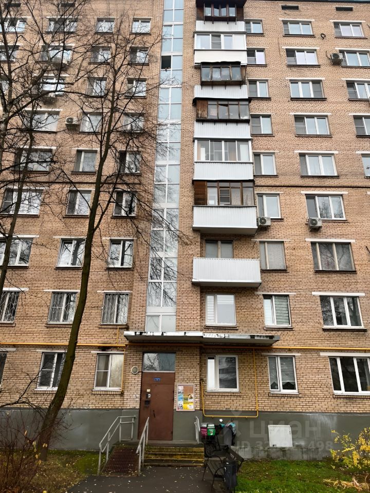 Продажа 3-комн квартиры на вторичном рынке Алтайская улица, 26