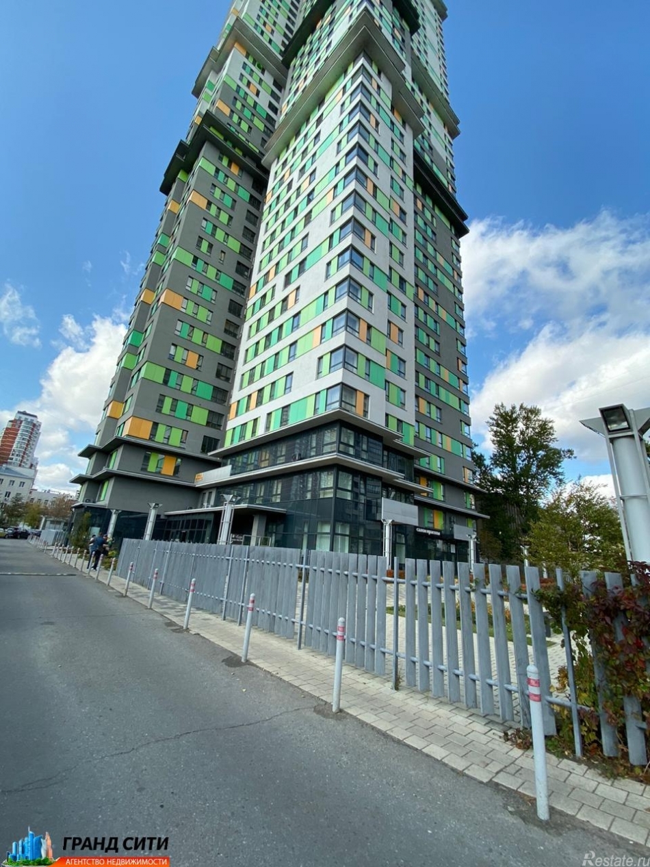 Аренда 4-комн квартиры на вторичном рынке ул. Саляма Адиля,  д. 2,  к. 1