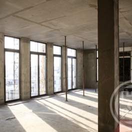 Продажа 4-комн квартиры на вторичном рынке 20-я линия В.О.,  д. 5-7