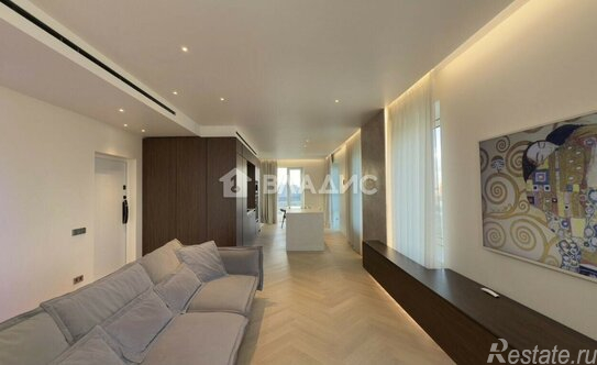 Продажа 3-комн квартиры на вторичном рынке проспект Лихачёва,  д. 10 к2