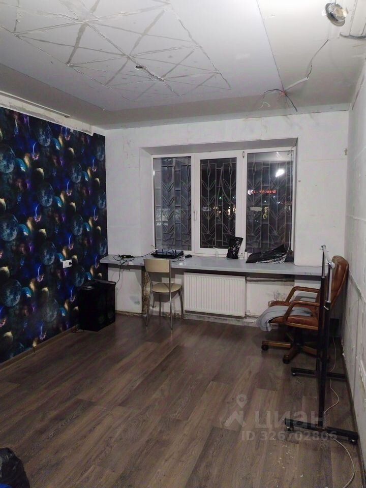 Продажа 3-комн квартиры на вторичном рынке Луга, проспект Володарского, 38