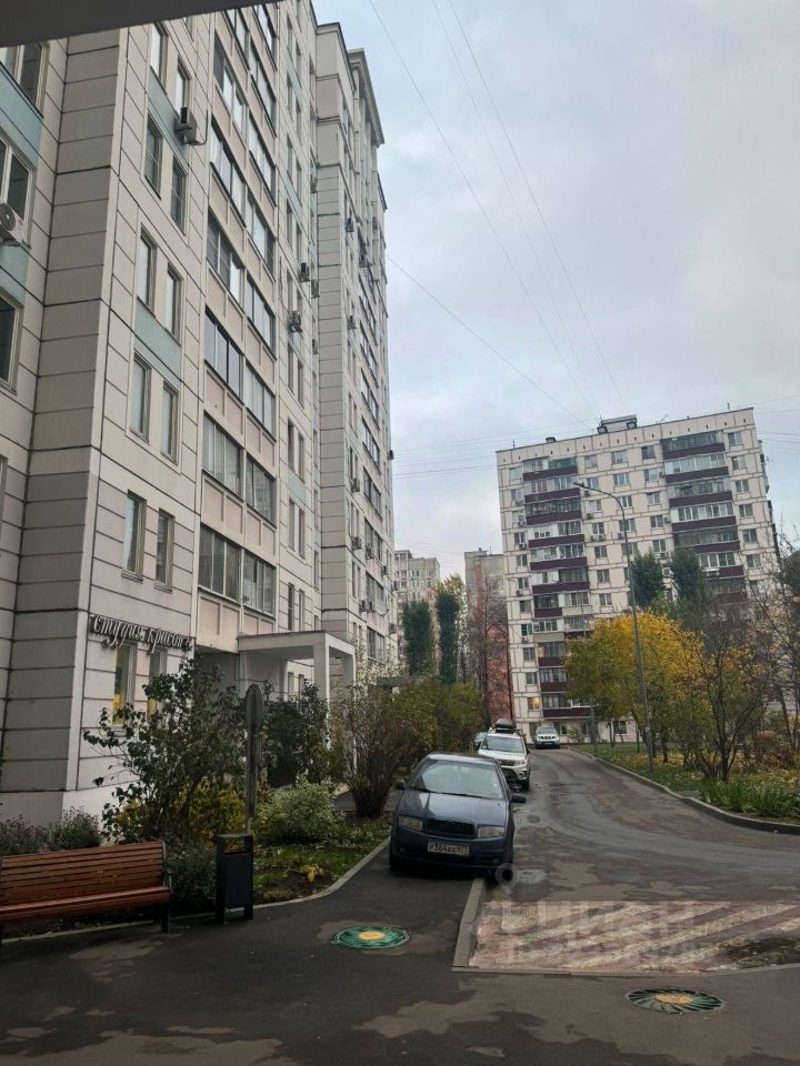 Продажа 4-комн квартиры на вторичном рынке Большая Академическая улица, 77К2