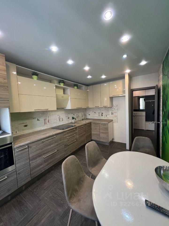 Продажа 3-комн квартиры на вторичном рынке Видное, улица Имени Героя Советского Союза Виктора Никитовича Фокина, 2