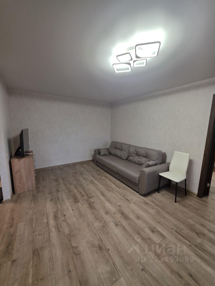 Аренда 2-комн квартиры на вторичном рынке проспект 60-летия Октября, 3К4