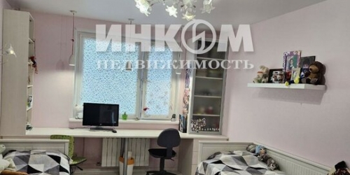 3-комн квартира улица Маршала Тимошенко,  д. 44