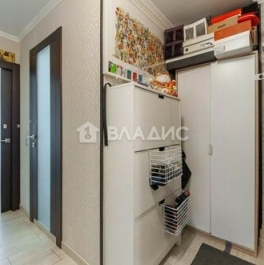 Продажа 3-комн квартиры на вторичном рынке улица Ирины Левченко,  д. 4