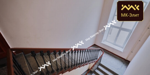 8-комн квартира улица Ефимова,  д. 5