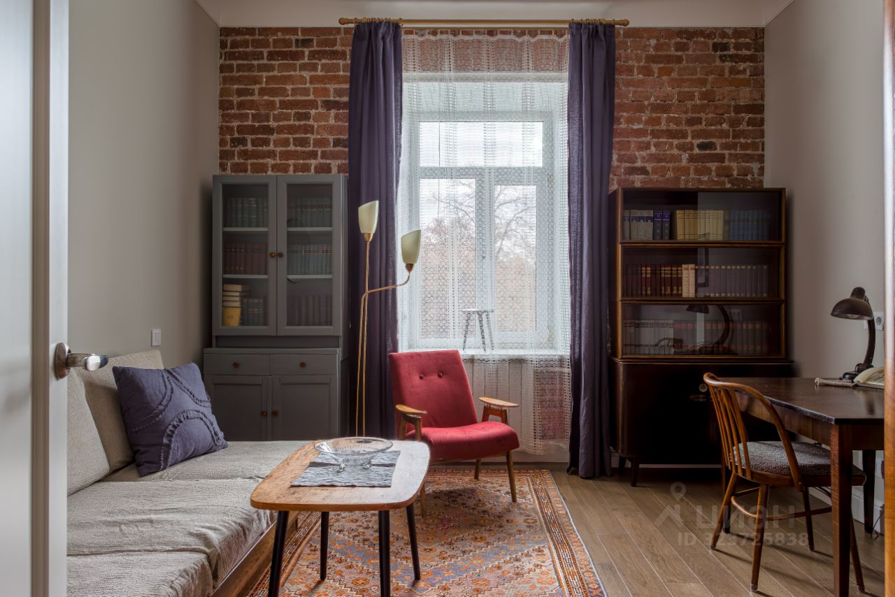 Аренда 3-комн квартиры на вторичном рынке улица Серафимовича, 5/16