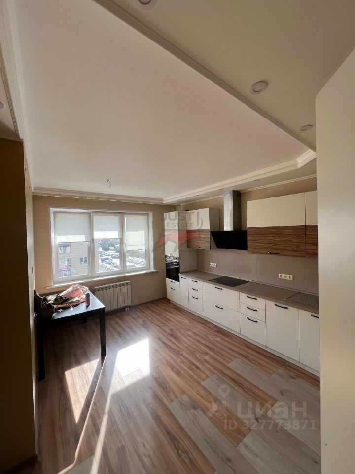 Продажа 2-комн квартиры на вторичном рынке Нахабино пгт, улица Белобородова, 6