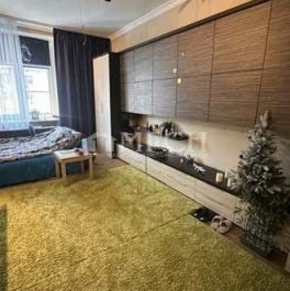 Продажа 2-комн квартиры на вторичном рынке улица Сайкина