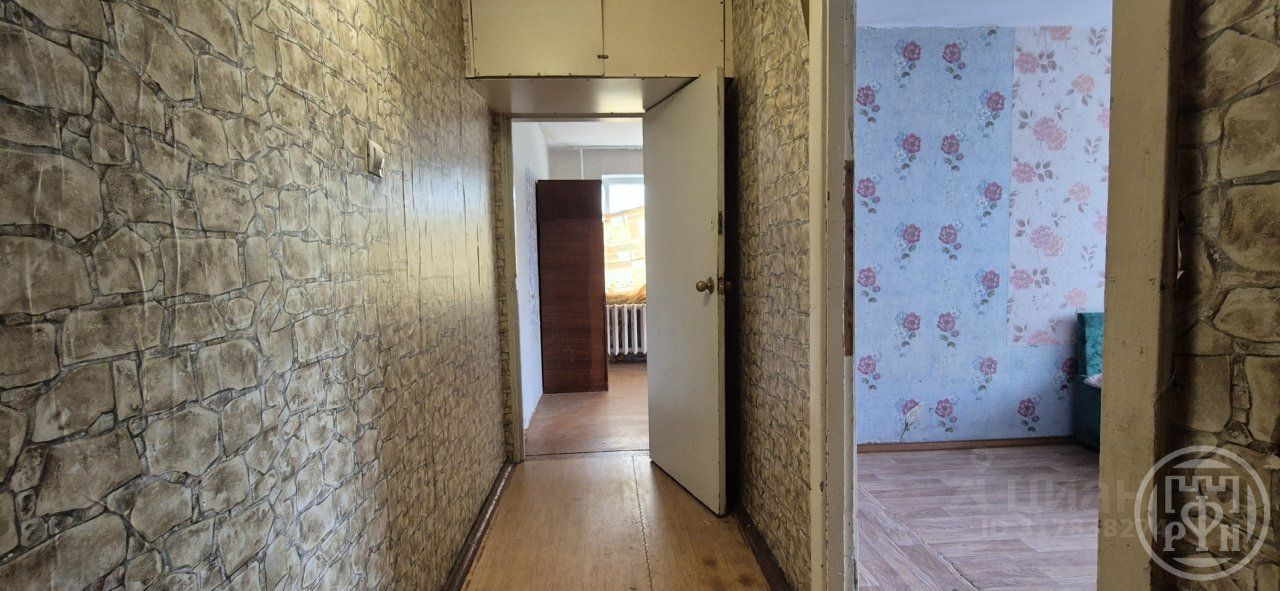 Продажа 2-комн квартиры на вторичном рынке пос. Заводской, 1
