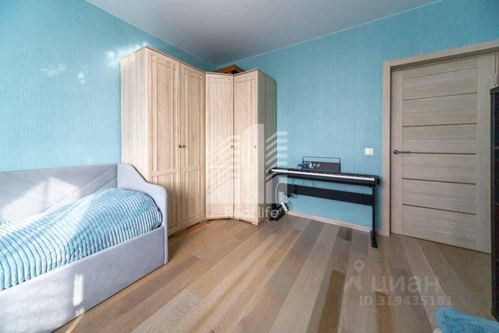 Продажа 3-комн квартиры на вторичном рынке Южный мкр, улица Курыжова, 20