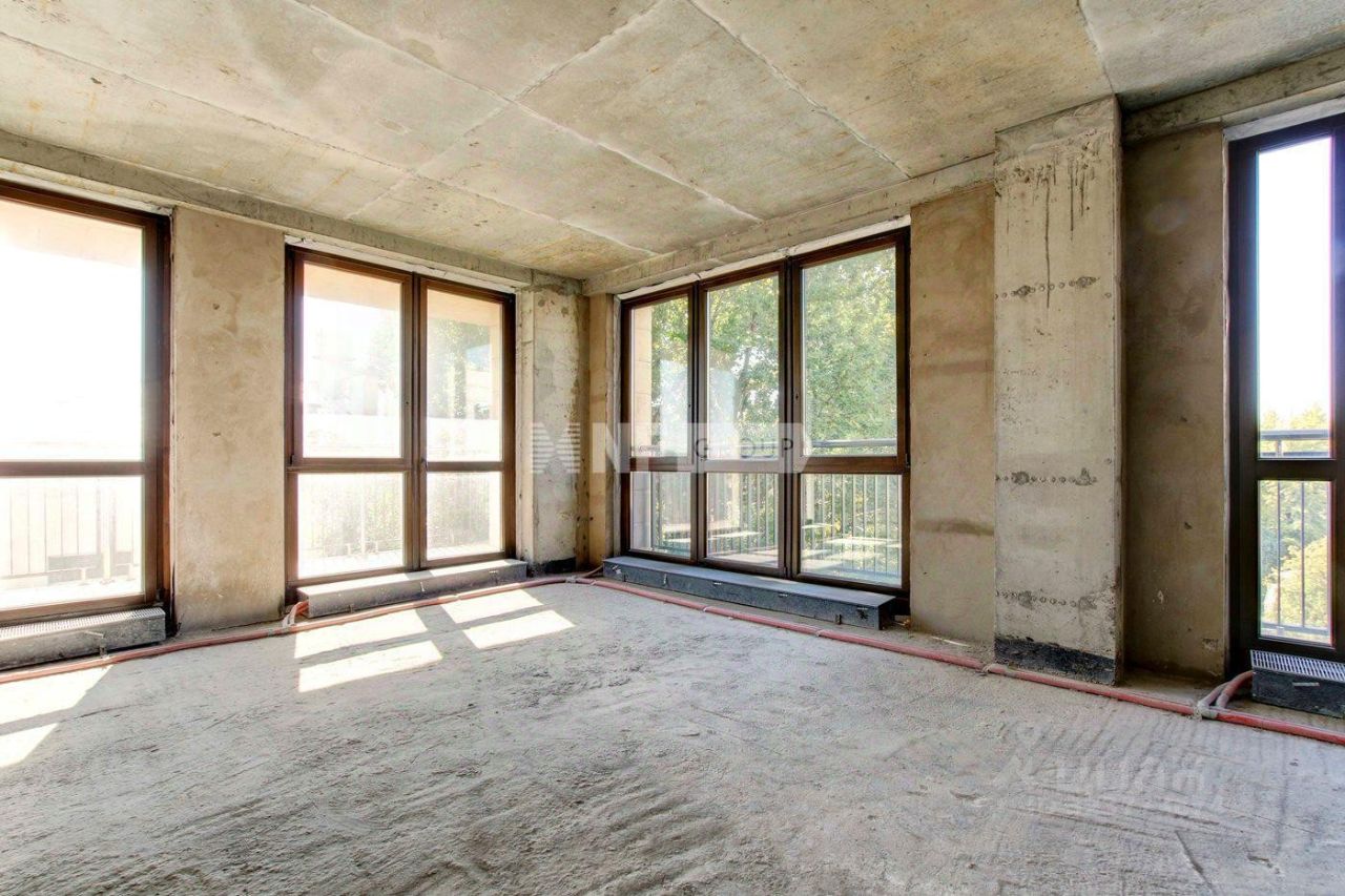 Продажа 4-комн квартиры на вторичном рынке переулок Хилков, 5