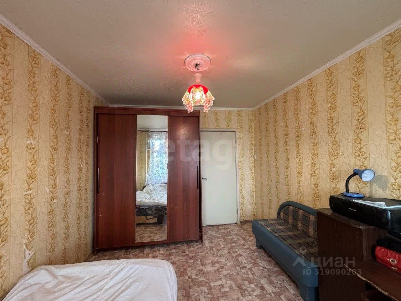 Продажа 2-комн квартиры на вторичном рынке пос. Глажево, улица Главная, 12