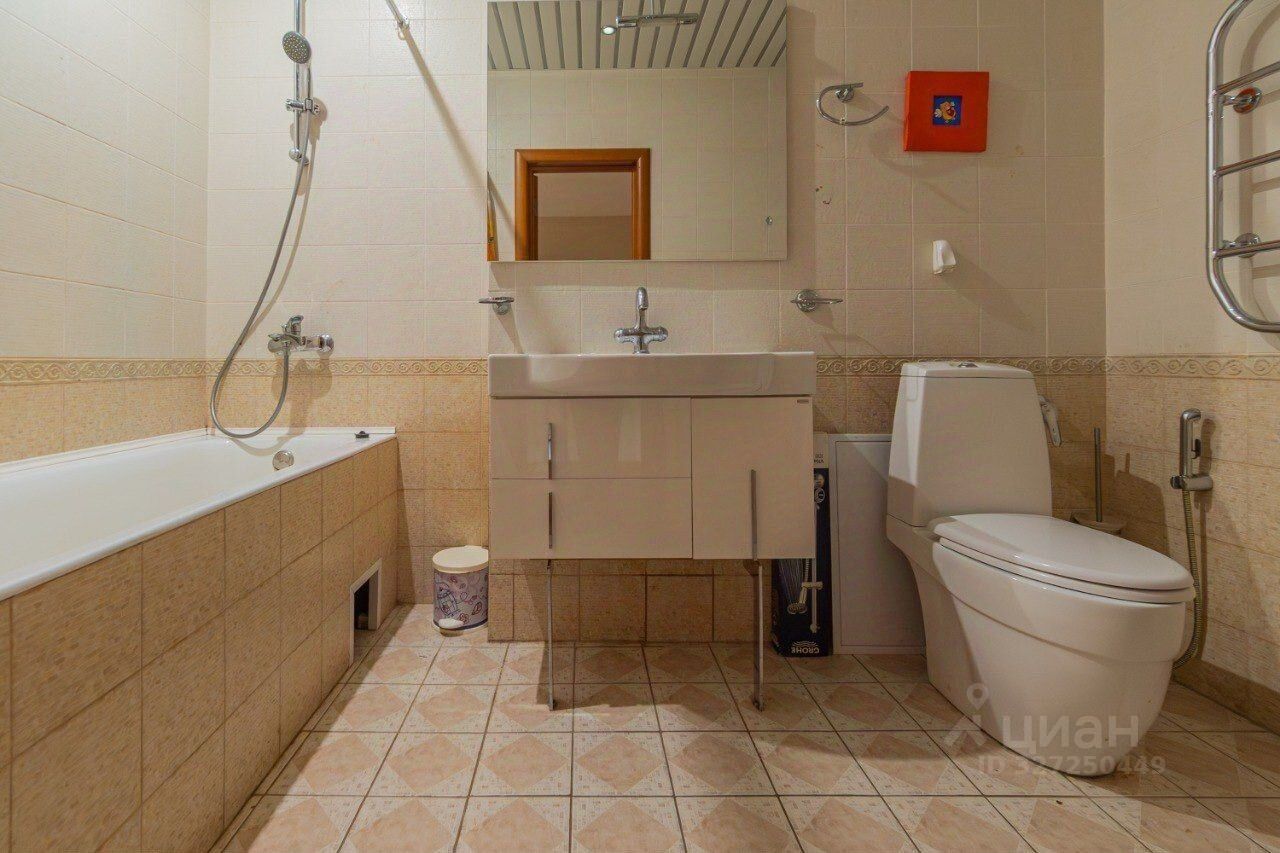 Продажа 4-комн квартиры на вторичном рынке 1-я Утиная улица, 17к1