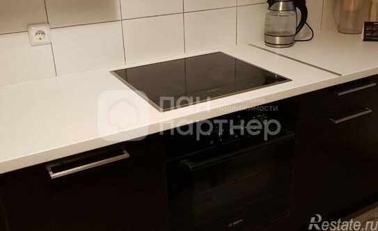 Продажа 1-комн квартиры на вторичном рынке Учительская улица,  д. 18 к1