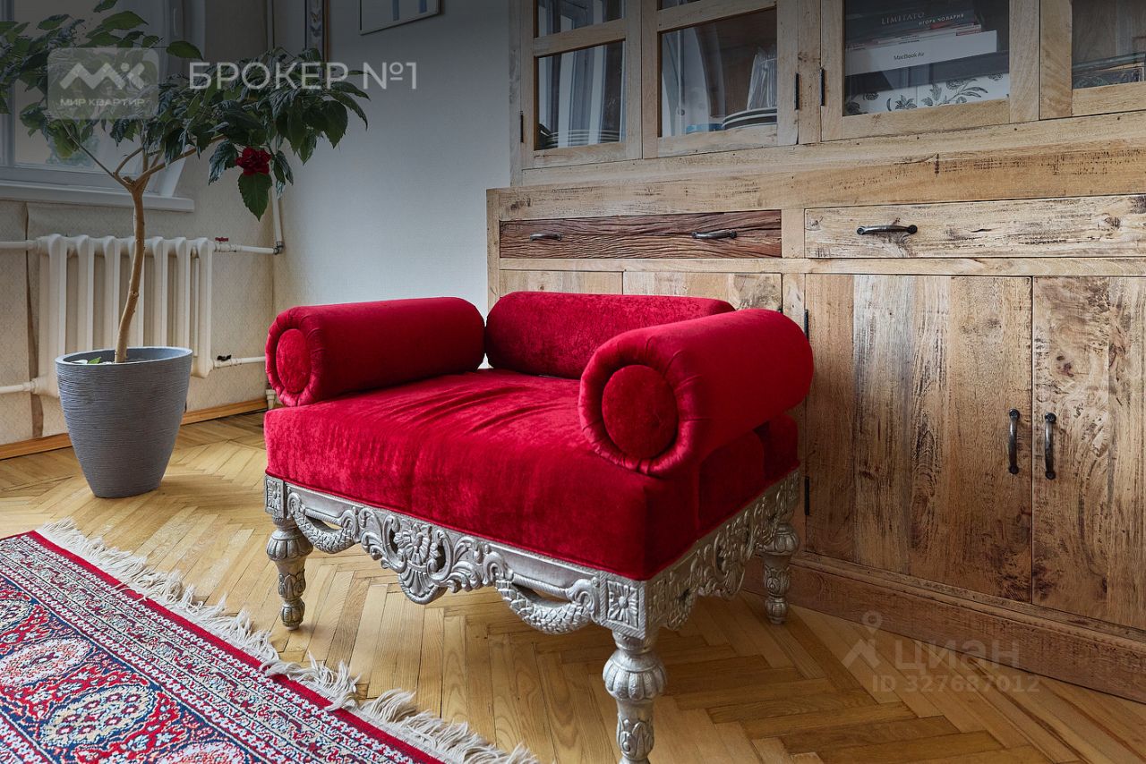 Продажа 3-комн квартиры на вторичном рынке Казанская улица, 2