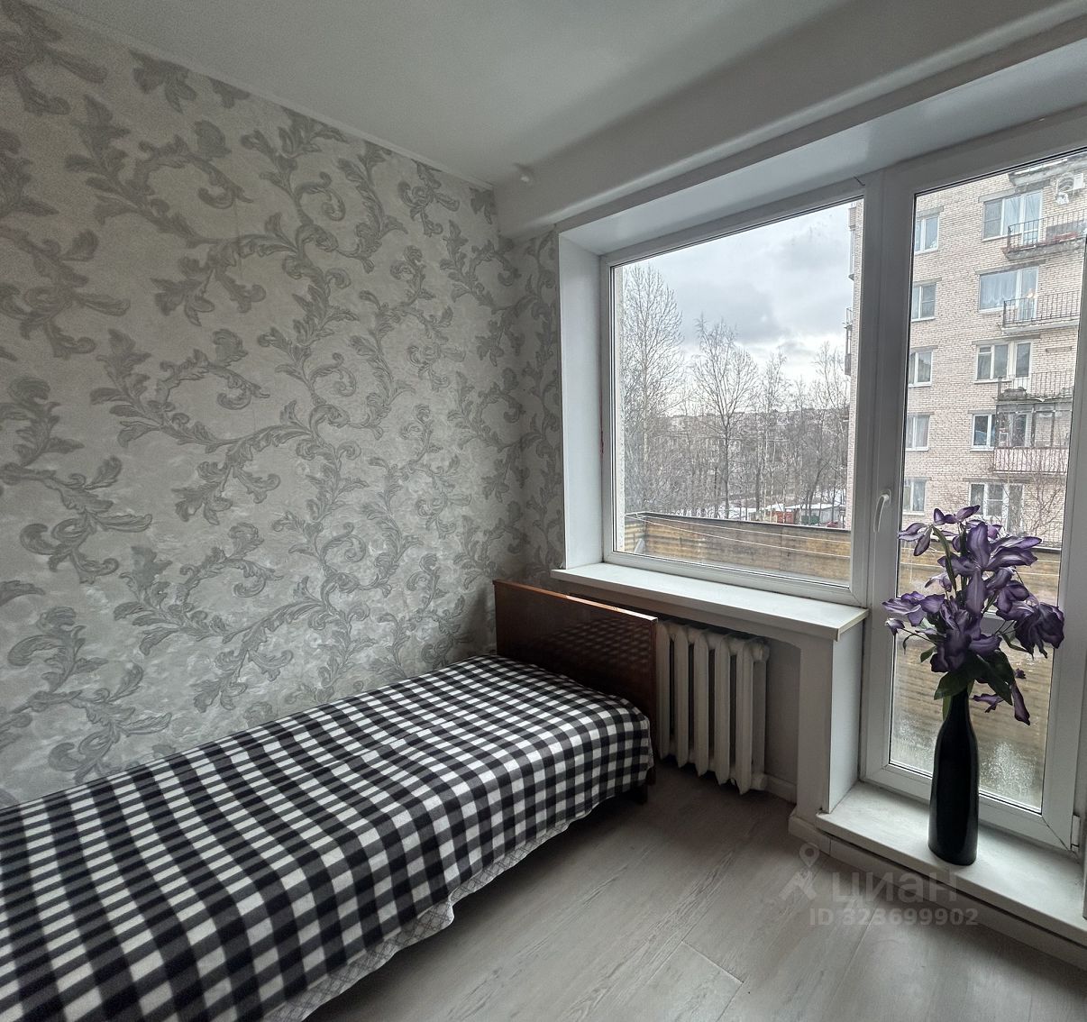 Продажа 2-комн квартиры на вторичном рынке проспект Космонавтов, 58