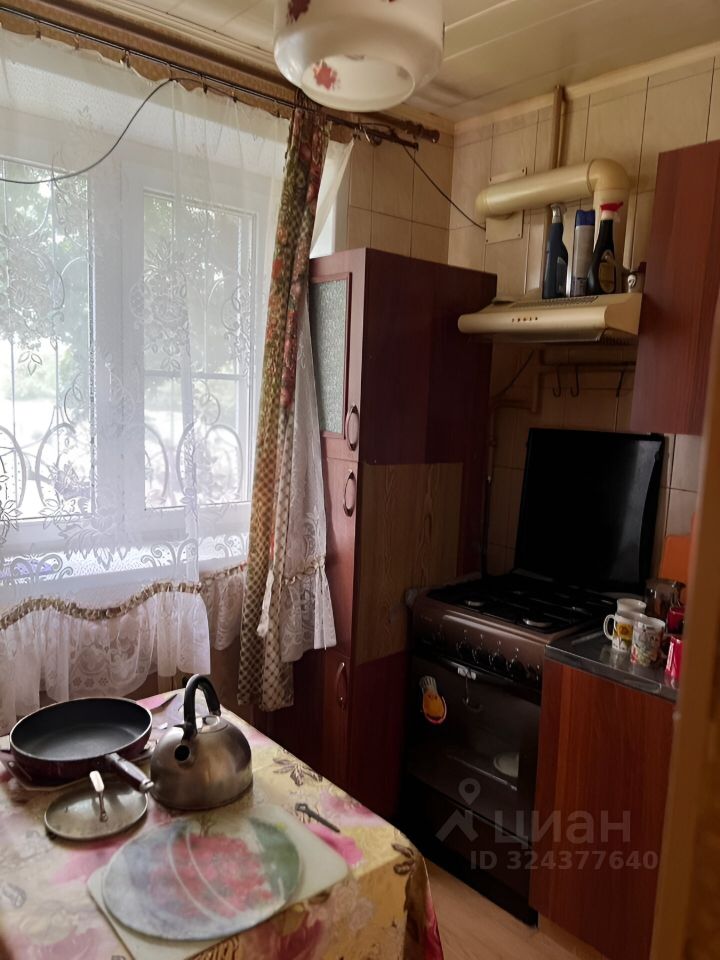 Продажа 3-комн квартиры на вторичном рынке пос. Мещерское, 11