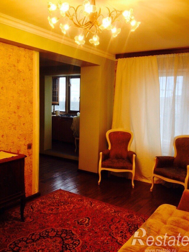 Продажа 3-комн квартиры на вторичном рынке Гатчина г, 25 Октября пр-кт ,  д. 52б