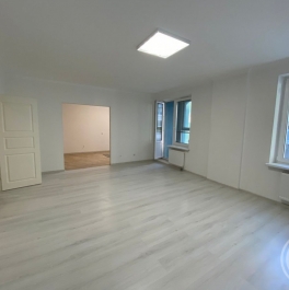 Продажа 3-комн квартиры на вторичном рынке Капитанская ул. ,  д. 4