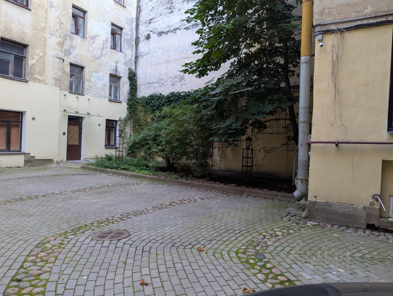 Продажа 3-комн квартиры на вторичном рынке переулок Пирогова, 10