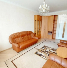 Продажа 2-комн квартиры на вторичном рынке улица Академика Комарова,  д. 18