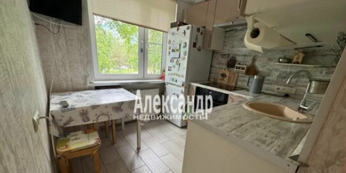 3-комн квартира Долгоозёрная улица,  д. 18