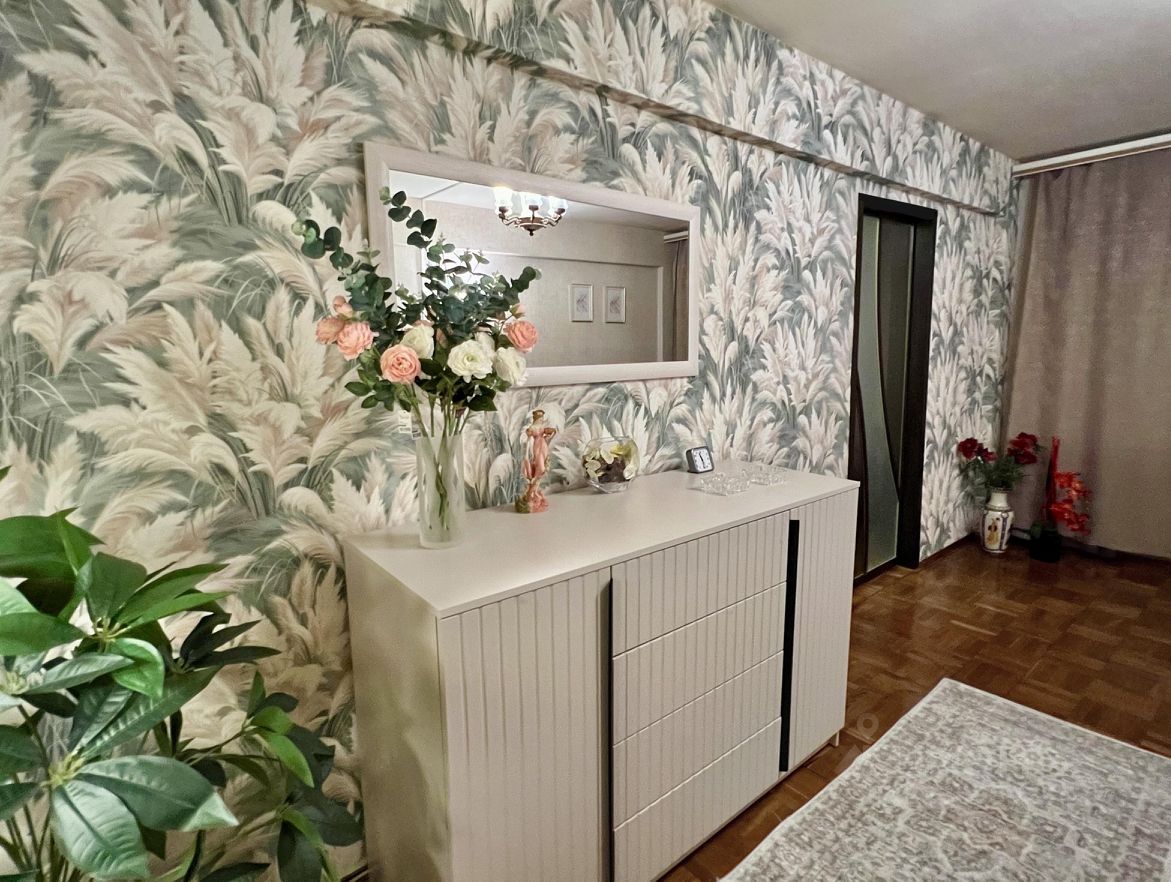 Продажа 2-комн квартиры на вторичном рынке проспект Мечникова, 7