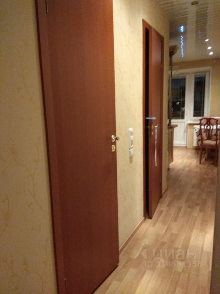 Продажа 2-комн квартиры на вторичном рынке Загребский бульвар, 7К3