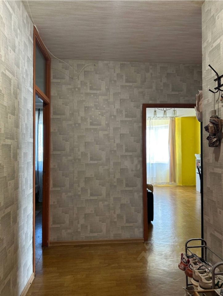 Продажа 2-комн квартиры на вторичном рынке Большая Очаковская улица, 10к2