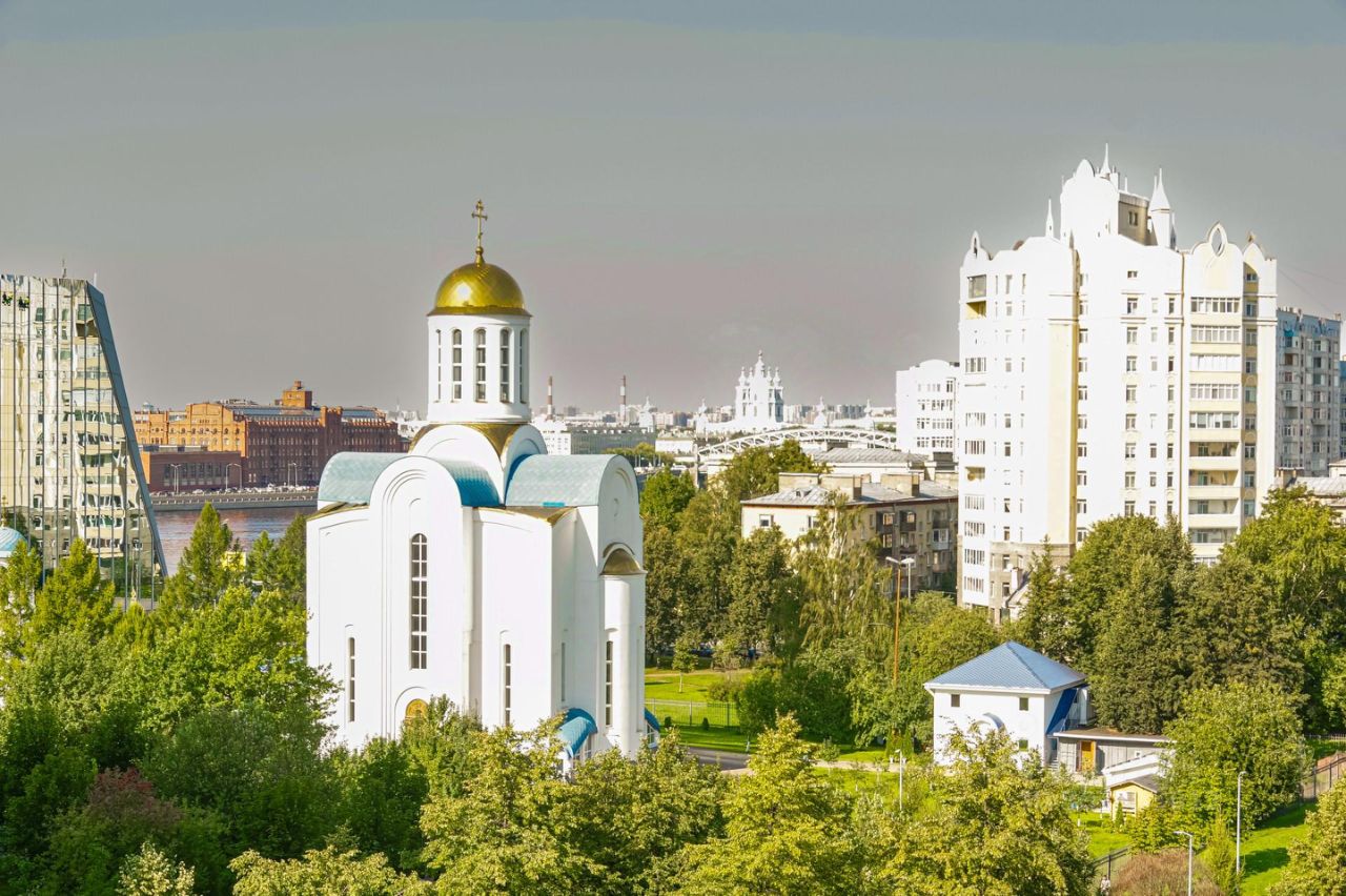 Продажа 5-комн квартиры на вторичном рынке Новочеркасский проспект, 33к2