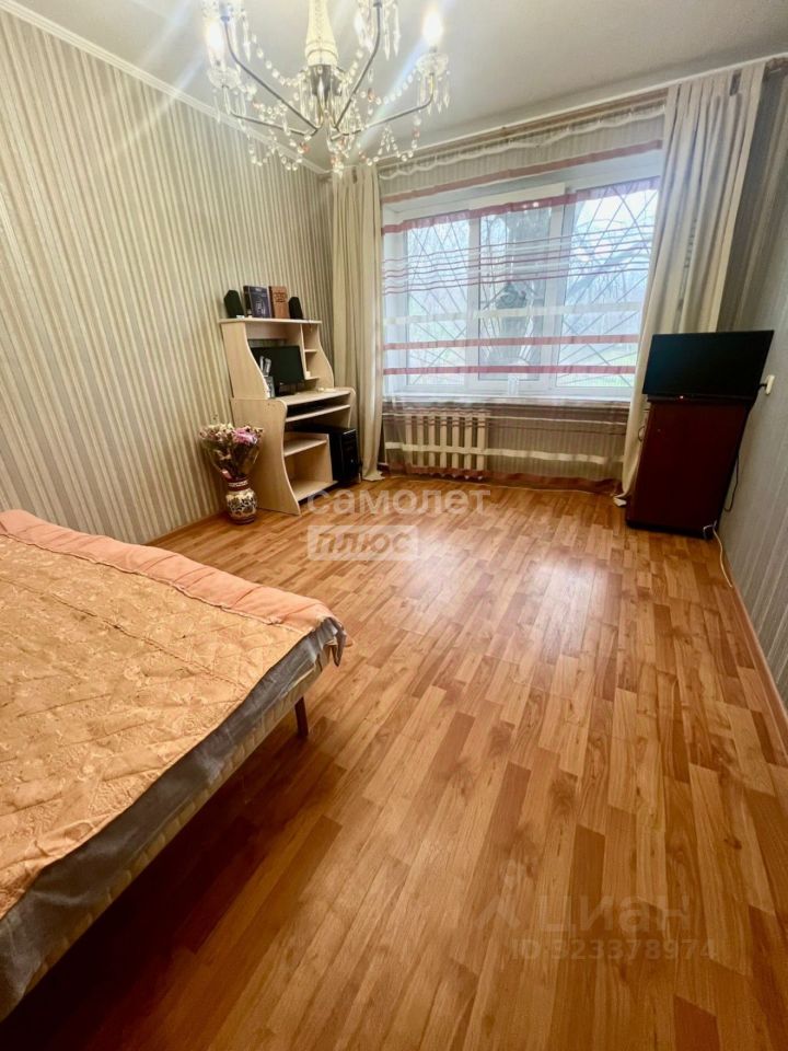 Продажа 2-комн квартиры на вторичном рынке Куровское, улица Октябрьская,  д. 4