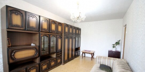 2-комн квартира улица Василия Петушкова,  д. 17