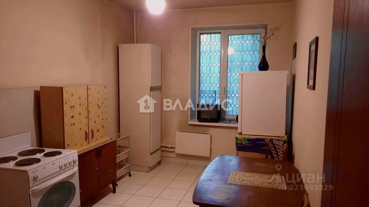 Продажа 2-комн квартиры на вторичном рынке Байкальская улица, 18К1