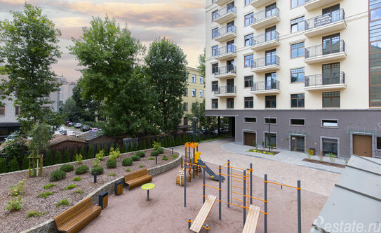 Продажа 4-комн квартиры на вторичном рынке Малодетскосельский пр-кт,  д. 40