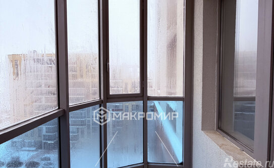 Продажа 2-комн квартиры на вторичном рынке Бугры, Петровский б-р,  д. 27