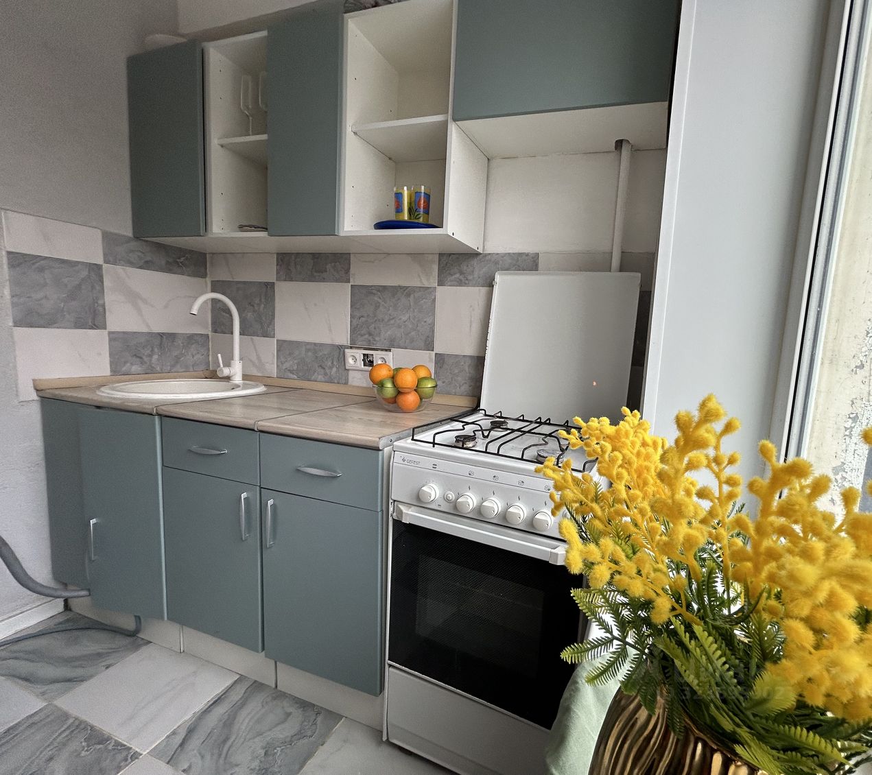 Продажа 2-комн квартиры на вторичном рынке проспект Космонавтов, 58