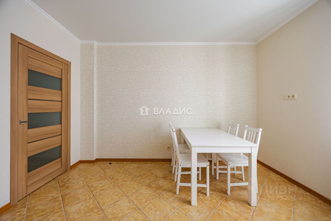 Продажа 3-комн квартиры на вторичном рынке Кудрово г., проспект Строителей, 4