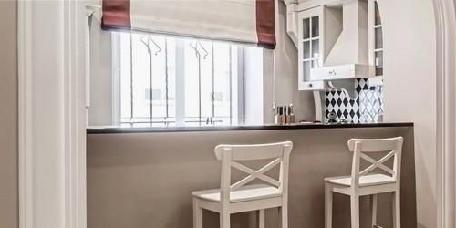 4-комн квартира улица Жуковского, 7