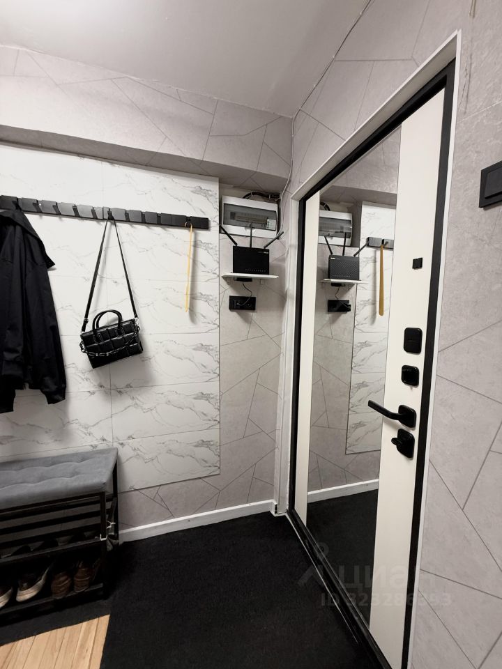 Продажа 2-комн квартиры на вторичном рынке улица Дубки, 11