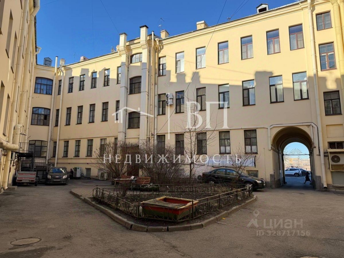 Продажа 4-комн квартиры на вторичном рынке Кадетская линия, 31/22
