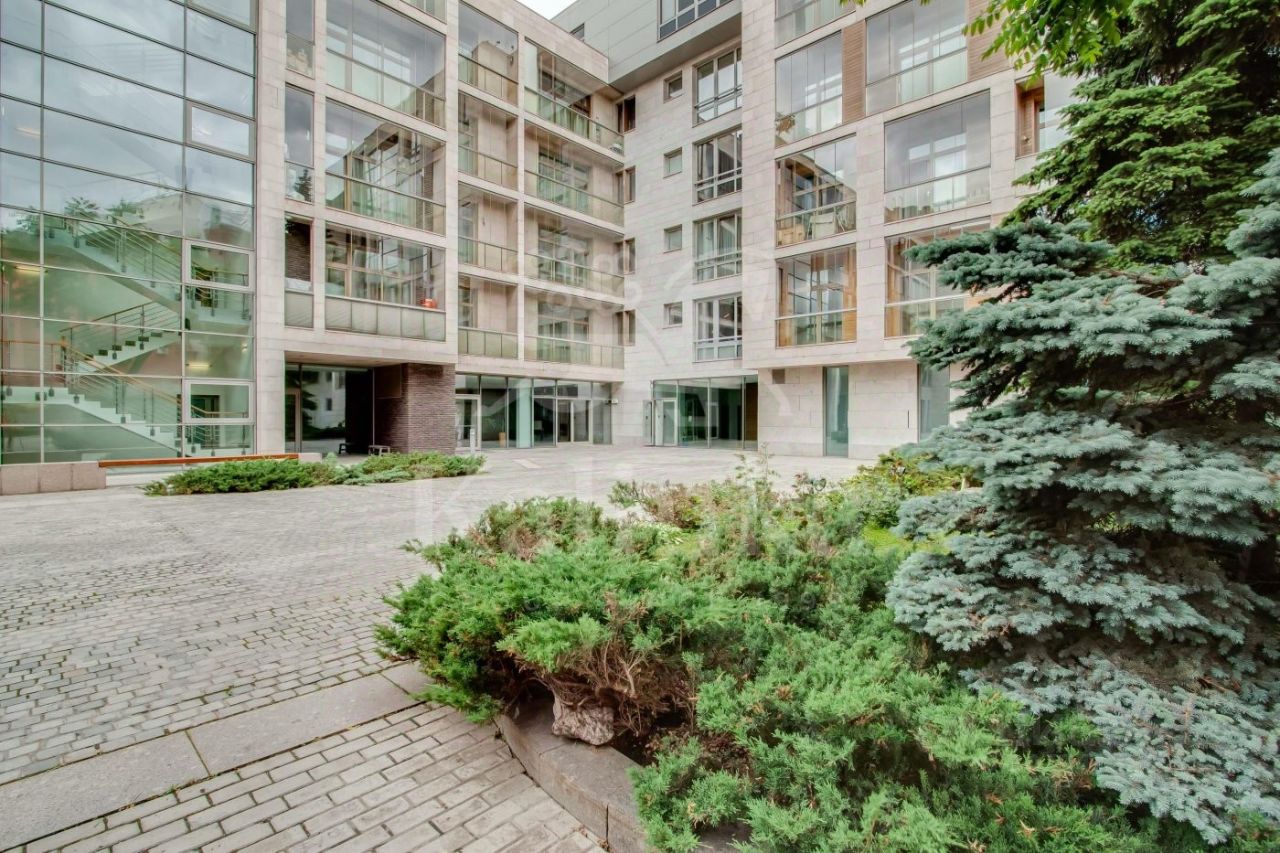 Продажа 6-комн квартиры на вторичном рынке Бутиковский переулок, 5