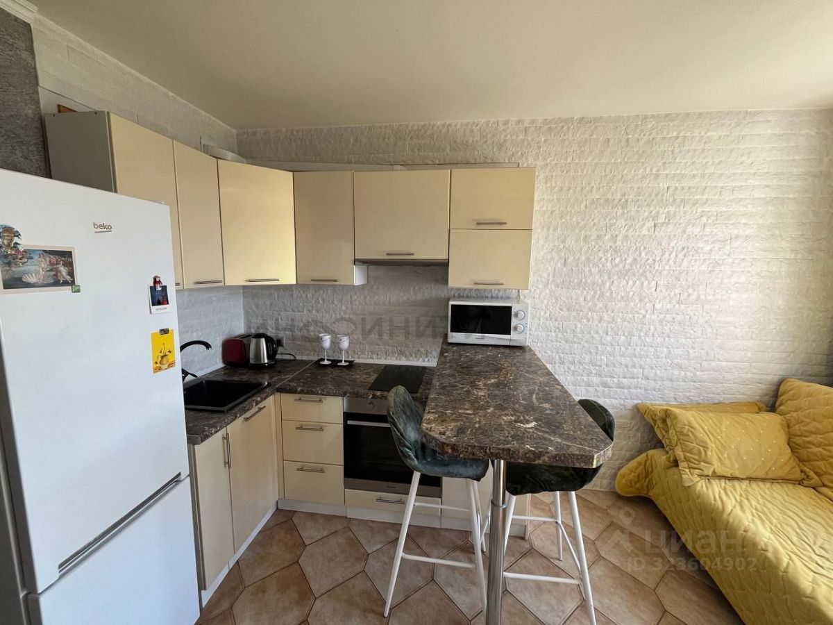 Продажа 1-комн квартиры на вторичном рынке улица Гурьянова, 2К1