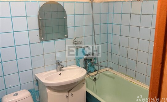 Продажа 1-комн квартиры на вторичном рынке Миллионная улица,  д. 11 к3