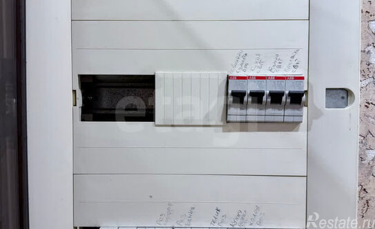 Продажа 1-комн квартиры на вторичном рынке улица Константинова,  д. 5