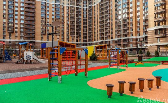 Продажа 3-комн квартиры на вторичном рынке Кудрово г, Ленинградская ул,  д. 9/8